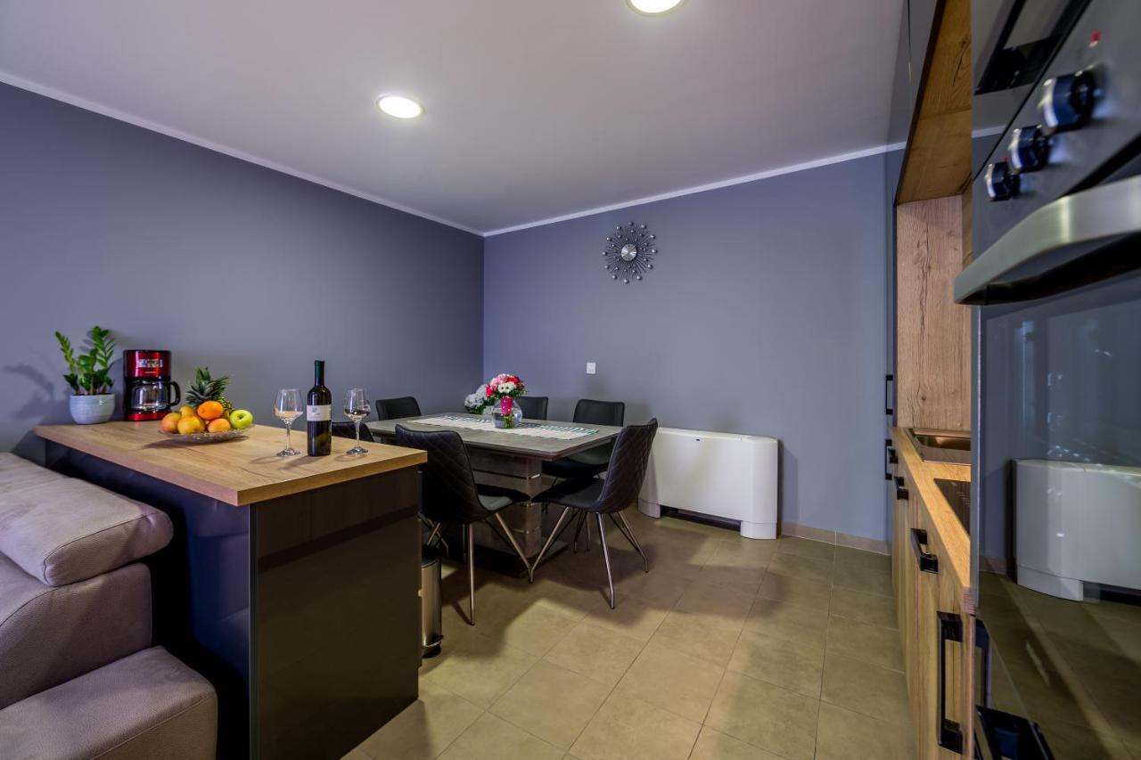 Elena Apartment Rijeka Eksteriør bilde