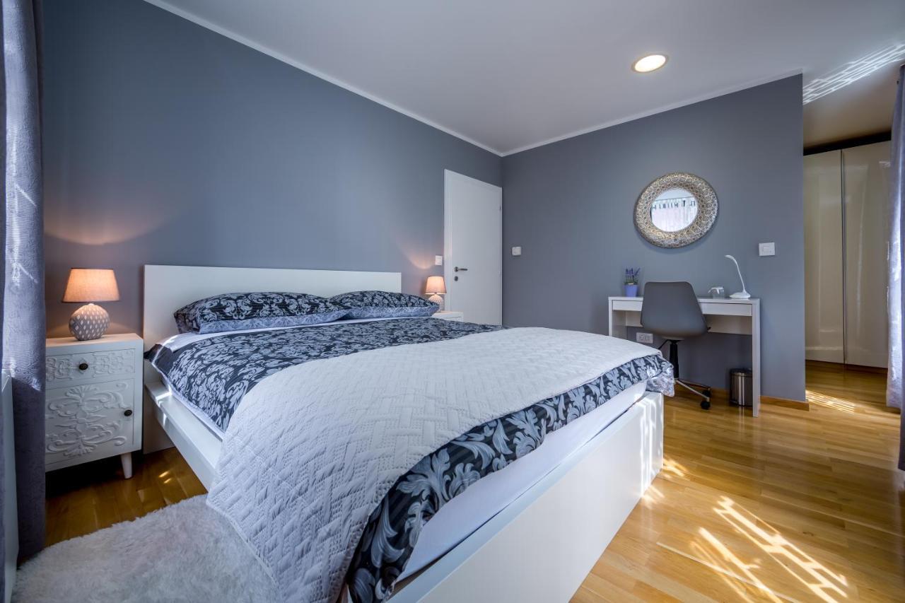 Elena Apartment Rijeka Eksteriør bilde